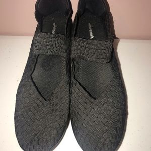 WHITE MT SHOES BLACK